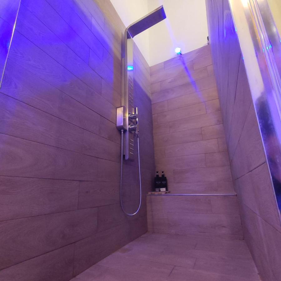 Staicca Rooms Napoli Bagian luar foto