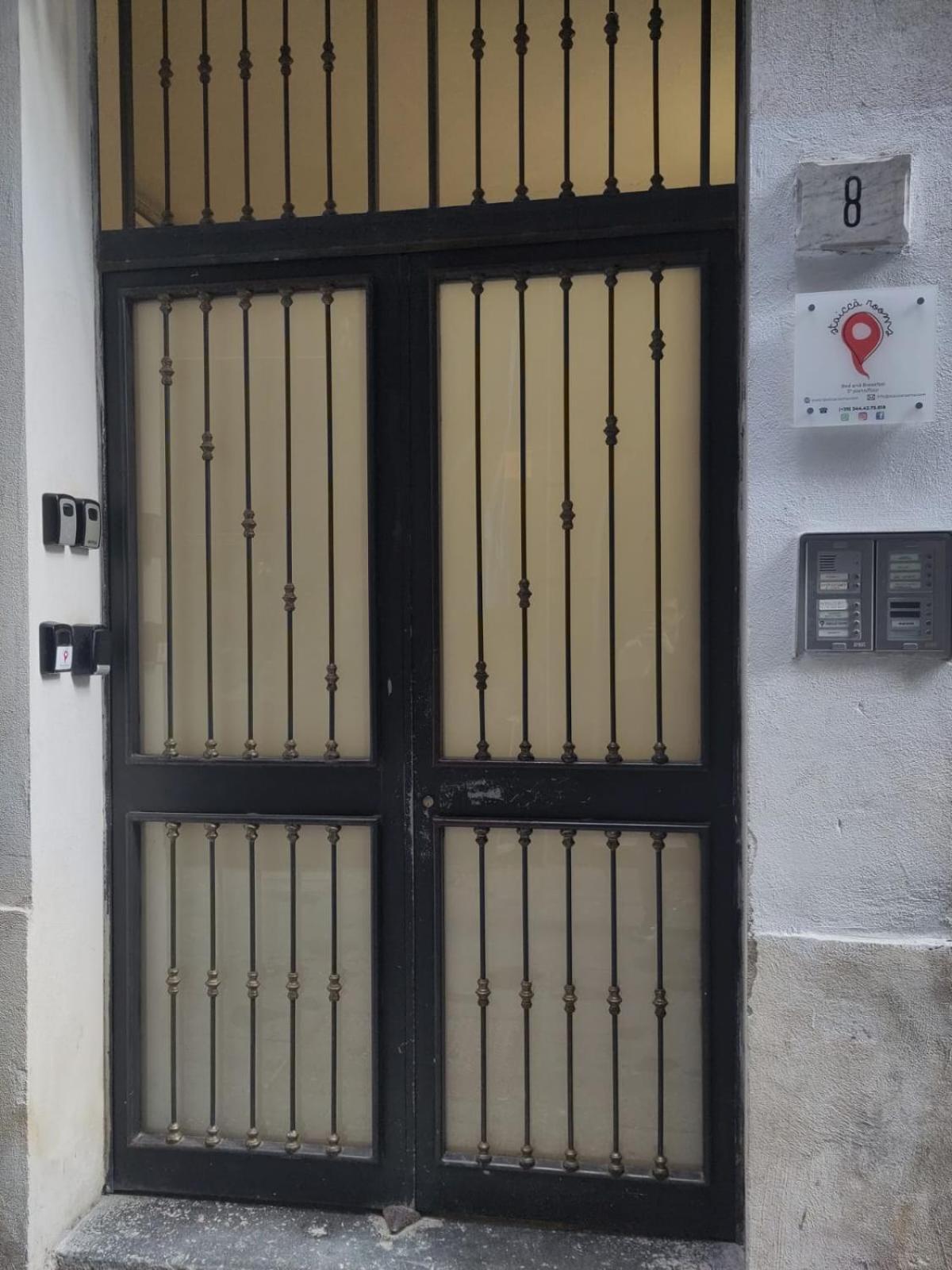 Staicca Rooms Napoli Bagian luar foto
